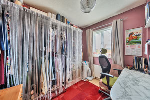 Bedroom- click for photo gallery
